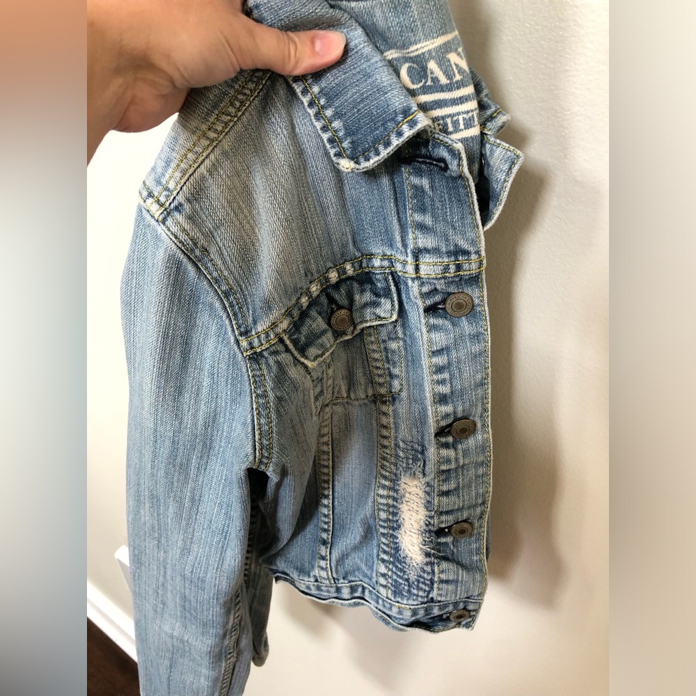 American Eagle Women’s M Blue/Gray Distressed Short Cotton Jean Jacket - EUC! - Picture 11 of 12